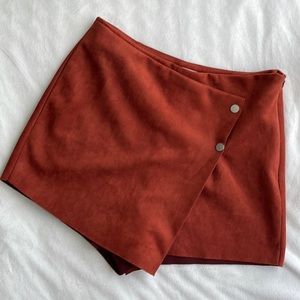 Wishful Thinking Amelia Faux Suede Shorts M